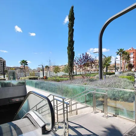 Hostal Badalona Guest house