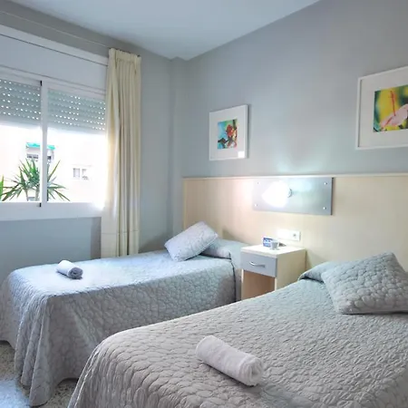 Hostal Badalona Guest house Badalona